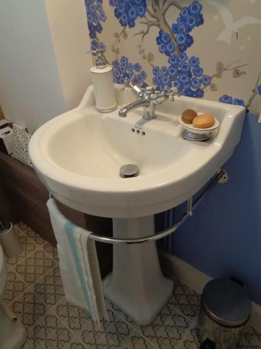 Charming English Style Studio Flat London Eksteriør billede