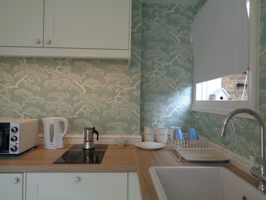 Charming English Style Studio Flat London Eksteriør billede